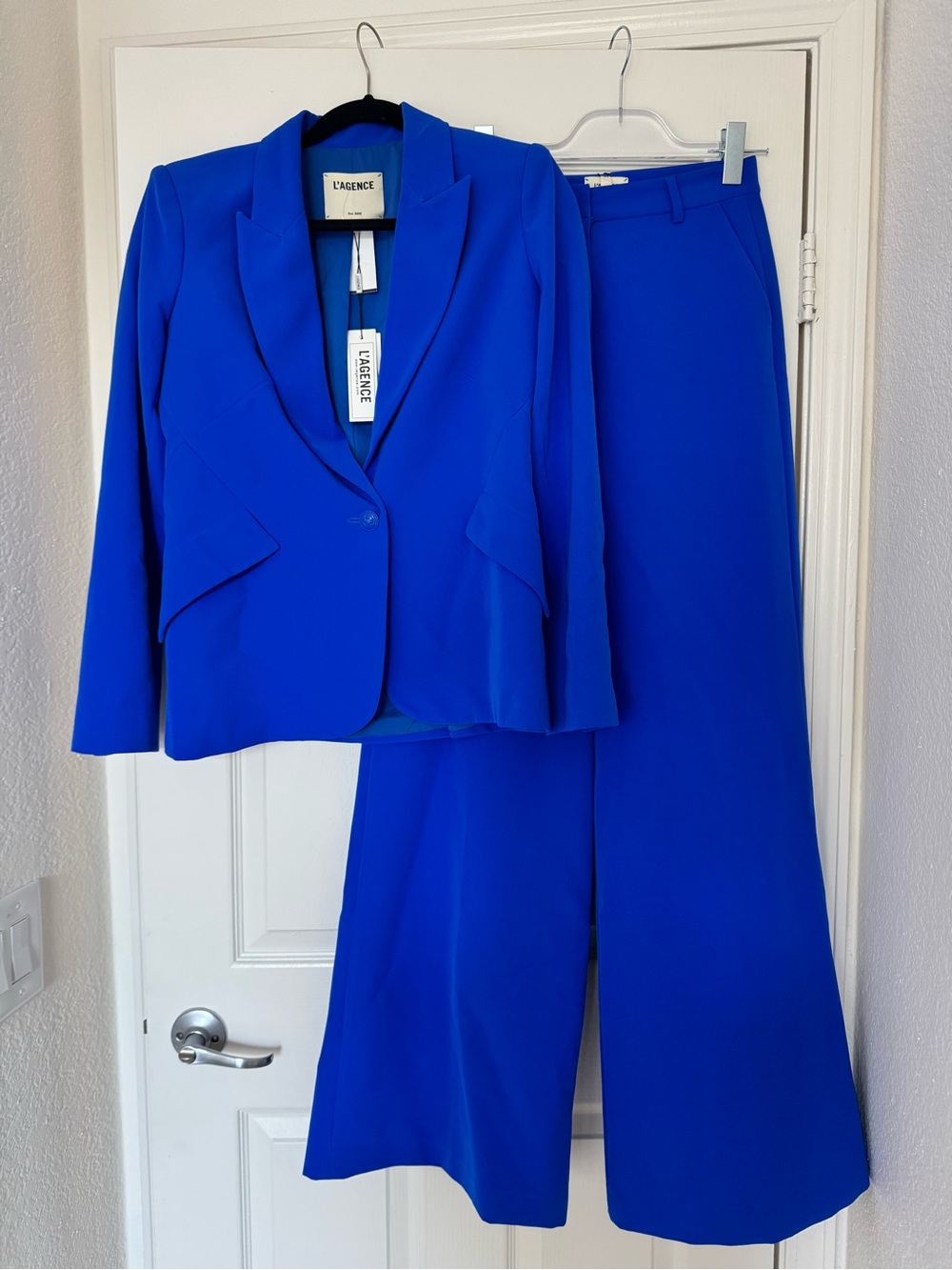 L'AGENCE new with tags Women's Cobalt Blue Tailored Blazer & Wide-Leg Pants Suit